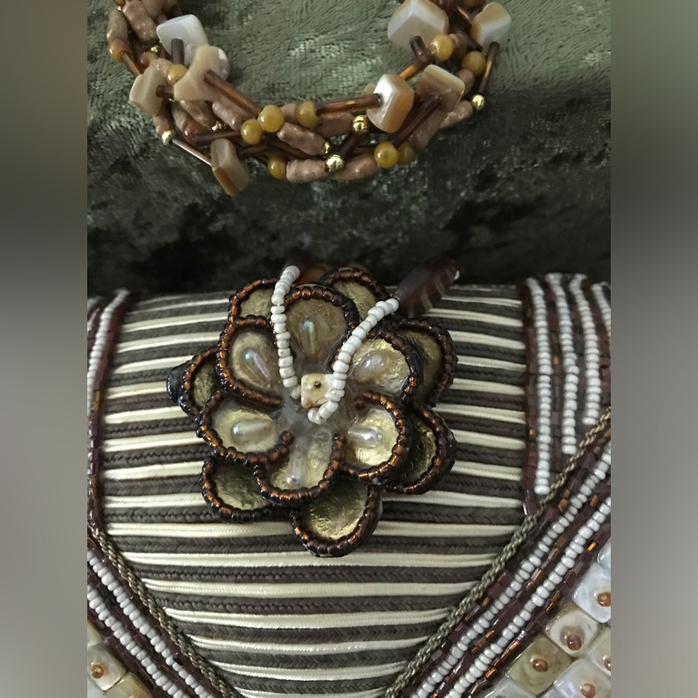 Mary Frances Bag - Picture 2 of 7